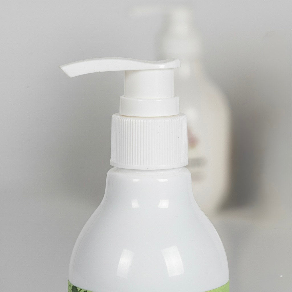 Nayab Organic Herbal Shampoo (200ml) – Sulphate Free, Anti Hair Fall & Natural Shine Boost 🌿